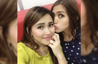 Fans Ribut Jessica Iskandar Diam-Diam Unfollow Ayu Ting Ting di Instagram