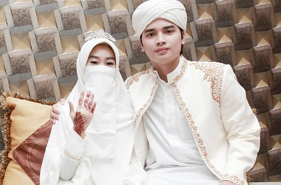 Begini Awal Pertemuan Putra Ustad Arifin Ilham dan Larissa Chou