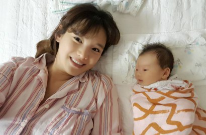 Selfie Saat Menyusui, Jung Ga Eun Banjir Kritikan