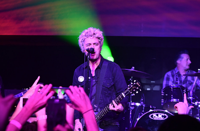 Terinspirasi Penembakan di Amerika, Green Day Rilis Single 'Bang Bang'