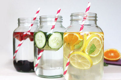 Menyegarkan, Inilah 10 Ramuan Infused Water Terbaik Untuk Anda