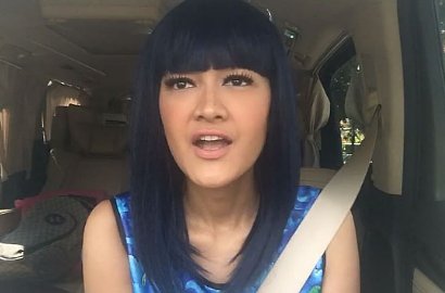 Diunfollow Jessica Iskandar, Julia Perez: Kalau Selena Gomez Baru Nangis