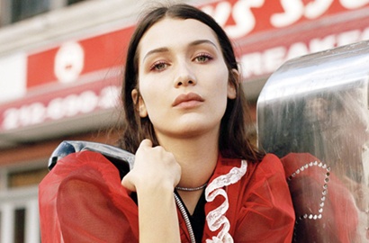 Ikuti Jejak Gigi, Bella Hadid Nekat Tampil Bugil di Majalah Vogue