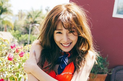 Tiffany SNSD Dicopot Brand Kosmetik Setelah 3 Tahun, Akibat Insiden Bendera?