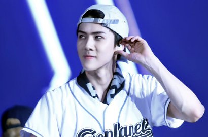 Santai Warnai Sendiri, Begini Rambut Sehun EXO Sekarang