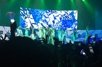Buka Fanmeet Jakarta Dengan 'Chuck', Seventeen Sukses Bikin Histeris