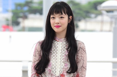 Tiru Selfie Whipped Cream, 'Kembaran' Sulli Ini Malah Dibilang Sakit Jiwa