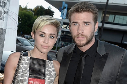 Kembali Pacari Liam Hemsworth, Miley Cyrus Ternyata Masih Bertingkah 'Liar'