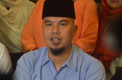 Ahmad Dhani Langsung Kaget Dengar Kabar Dul Pacari Ariel Tatum, Kenapa?
