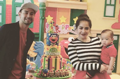Nagita Sembunyikan Air Mata Kesedihan, Terluka Isu Selingkuh Raffi-Ayu Ting Ting?