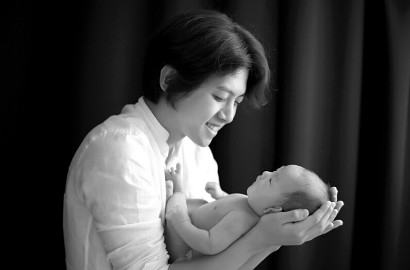 Rayakan 100 Hari Kelahiran Anak, Dongho Posting Foto Ini