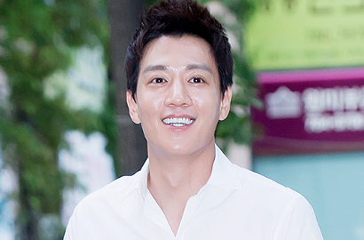 Mempesona di 'Doctors', Kapan Kim Rae Won Akan Nikah?