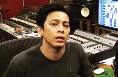 Nostalgia Kunjungi Sekolah TK, Ariel Noah Malah Kesasar?