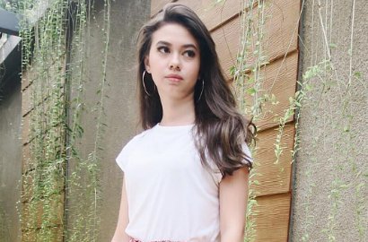 Cantik Pakai Baju Pengantin Muslimah, Yuki Kato Sudah Resmi Menikah?
