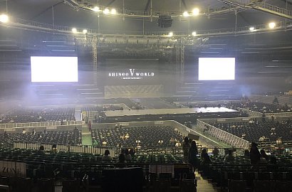 Awas Meleleh, Begini Gantengnya Minho dengan Rambut Silver di Konser SHINee