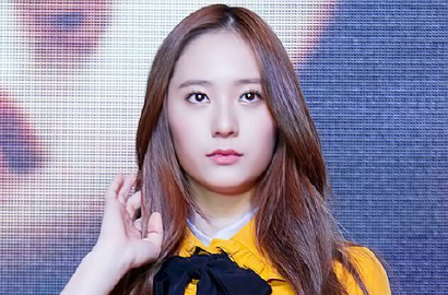 Rayakan Hari Jadi f(x), Manisnya Krystal Tulis Surat Cinta ke Fans