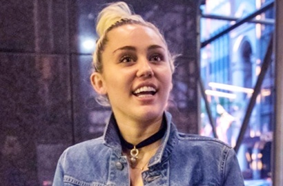 Dikabarkan Meninggal, Jasad Miley Cyrus Ditemukan di Kamar Mandi?