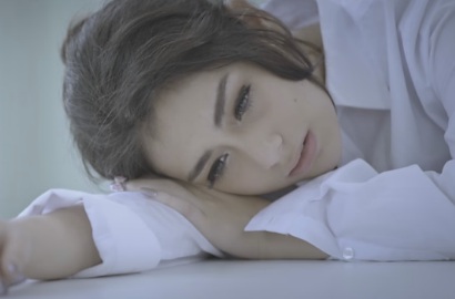 Pamer Teaser Video Klip 'Bertahanlah Cinta', Celine Evangelista Disindir Netter