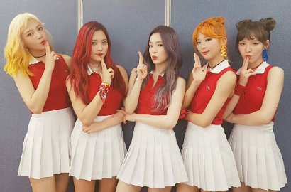 Ucapkan Selamat Chuseok, Red Velvet Sapa Fans Pakai Hanbok Cantik