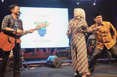 Foto Ridwan Kamil Bareng Dirinya Dikritik KPAI, Ariel NOAH Curhat
