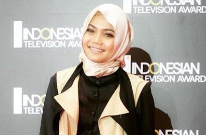 Tanggapi Komentar Nyinyir dengan Kocak, Rina Nose Sukses 'Ubah' Haters Jadi Teman