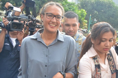 Datangi Polda Terkait Kasus Gatot, Nadine Chandrawinata Dicerca 21 Pertanyaan