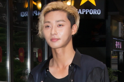 Nggak Lagi Blonde, Rambut Hitam Park Seo Joon Bikin Klepek-Klepek