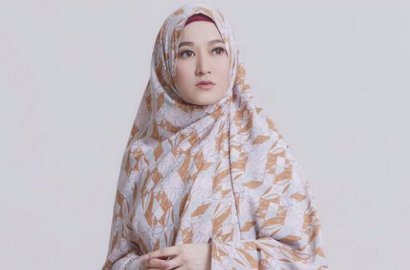 Sering Diisukan Cerai, Lyra Virna Makin Mesra Bareng Fadlan