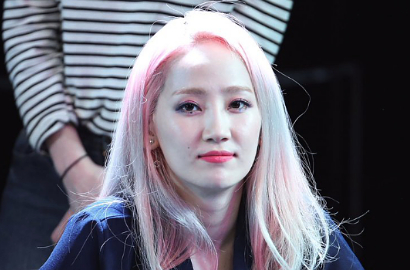 Menyesal Diam-Diam Pacari Jinwoon, Yenny Minta Maaf ke Fans