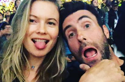 Pamer Wajah Sang Putri untuk Pertama Kalinya, Adam Levine Bikin Fans Histeris