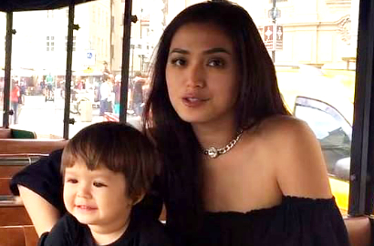 Jedar Kencan Bareng Bule Ajak Anak, Netter: Keren Gak Kayak Ayu Ting Ting