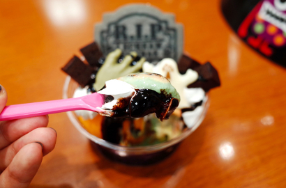 Kedai Ini Sajikan Es Krim dengan Saus Pedas Cabai Habanero, Berani Coba?