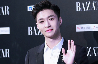 Dijamin Bikin Gemes, Imutnya Lay EXO Senyum-Senyum Baca Surat Cinta dari Fans