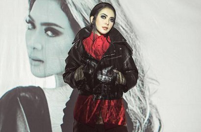 Batal Rekaman dan Undur Perilisan Album, Syahrini: Lagunya Kurang Manja