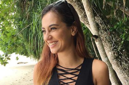 Sambil Berbikini Seksi, Intip Serunya Marissa Nasution Menyelam di Dasar Laut