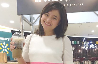 Tampil Seksi, Beredar Foto Marshanda Tiduran di Ranjang Bareng Pria Bertato