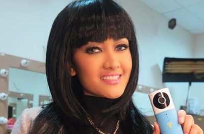 Unggah Kata-Kata Bijak Mario Teguh, Julia Perez Bikin Netter Heran