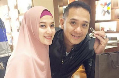 Pamer Foto Ini, Fadlan dan Lyra Virna Buktikan Nikah Resmi