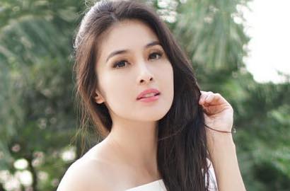 Jelang Nikah, Sandra Dewi Jadi Pengantin Dadakan di Pesta Lajang