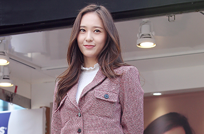 Pamer Senyum Cerah di Fansign, Krystal f(x) Lagi-lagi Kena Sindir