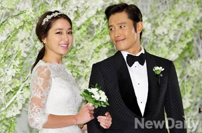Lee Byung Hun dan Lee Min Jung Pamer Foto Anak untuk Pertama Kali