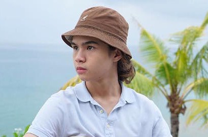Ganteng dan Macho, Dul Jaelani Malah Dibilang Seksi Gara-Gara Pakai 'Dress'