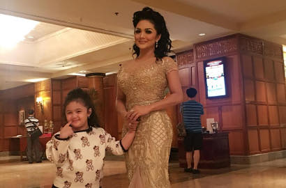 Aurel 'Buka-Bukaan', Krisdayanti Ajak Amora Cantik Berhijab