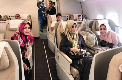 Nagita Slavina Cantik Berhijab Saat Umroh, Netter Nitip Doa Agar Raffi Jauhi Ayu Ting Ting