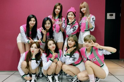Belum 3 Hari Rilis, 'TT' Twice Kuasai Chart Musik Korea