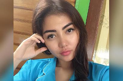 Bikin Netter Terpukau, Bella Shofie Berenang Manja Bak Putri Duyung di Video Ini