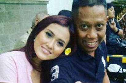 Hebohkan Publik, Apa Motivasi Meggie Unggah Foto Mesra Bareng Tukul Arwana?