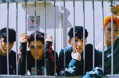 Jadi Anak Jalanan, Vernon Nge-Rap Sebut 'Jakarta' di Lagu 'Check In' Subunit Seventeen