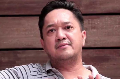 Heboh Foto Putranya Ciuman Bareng Pria, Ayah Petra Sihombing Malah Ngakak