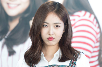Klarifikasi Agensi Soal Insiden Pingsan SinB di Panggung Bikin Fans Makin Berang